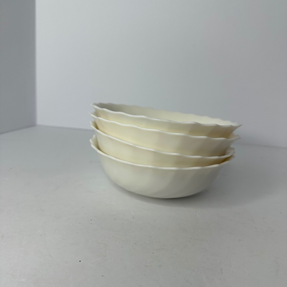 Arcopal France White Milk Glass Scalloped Swirl Bowls Set of 4 Vintage Cereal
